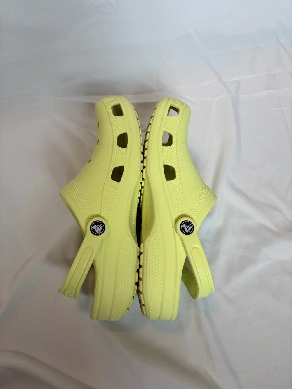 CROCS Classic Clog in Light Lime